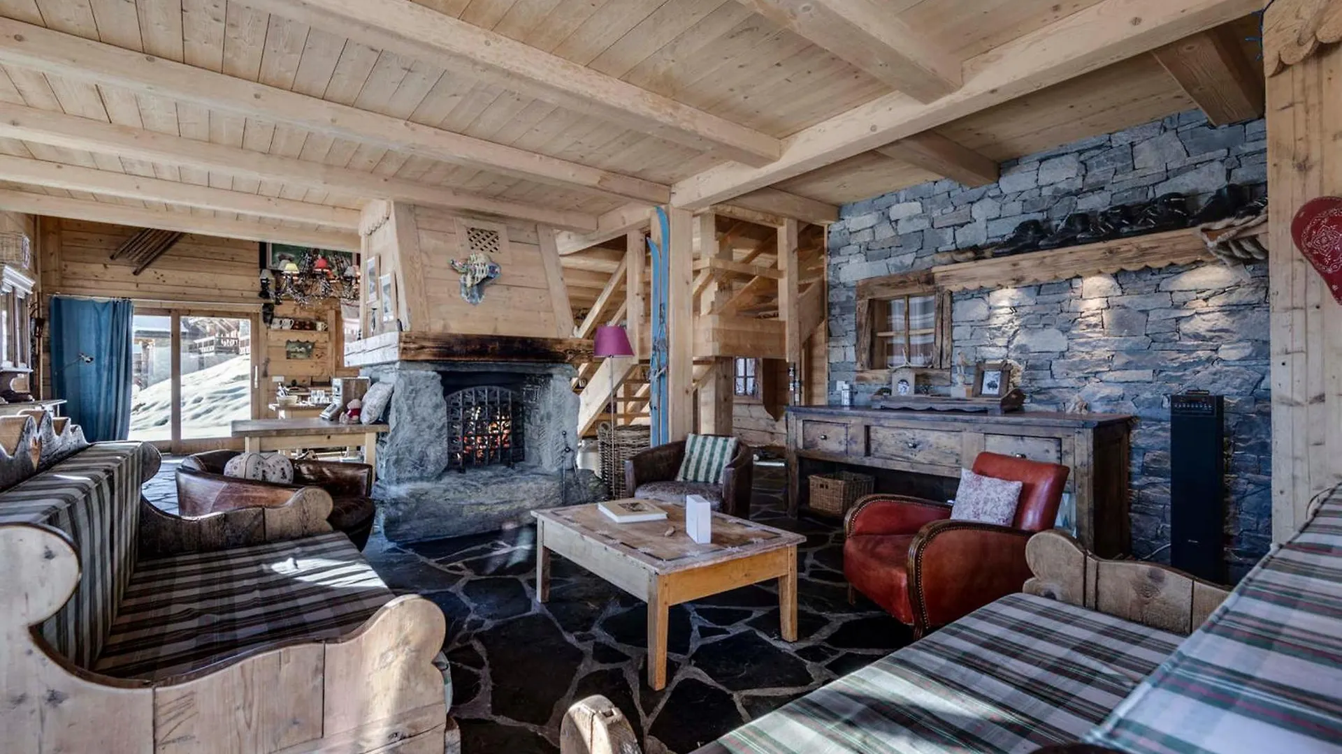 Chalet Spacieux Proche Pistes Avec Terrasse Sud - Fr-1-690-29 Montvalezan
